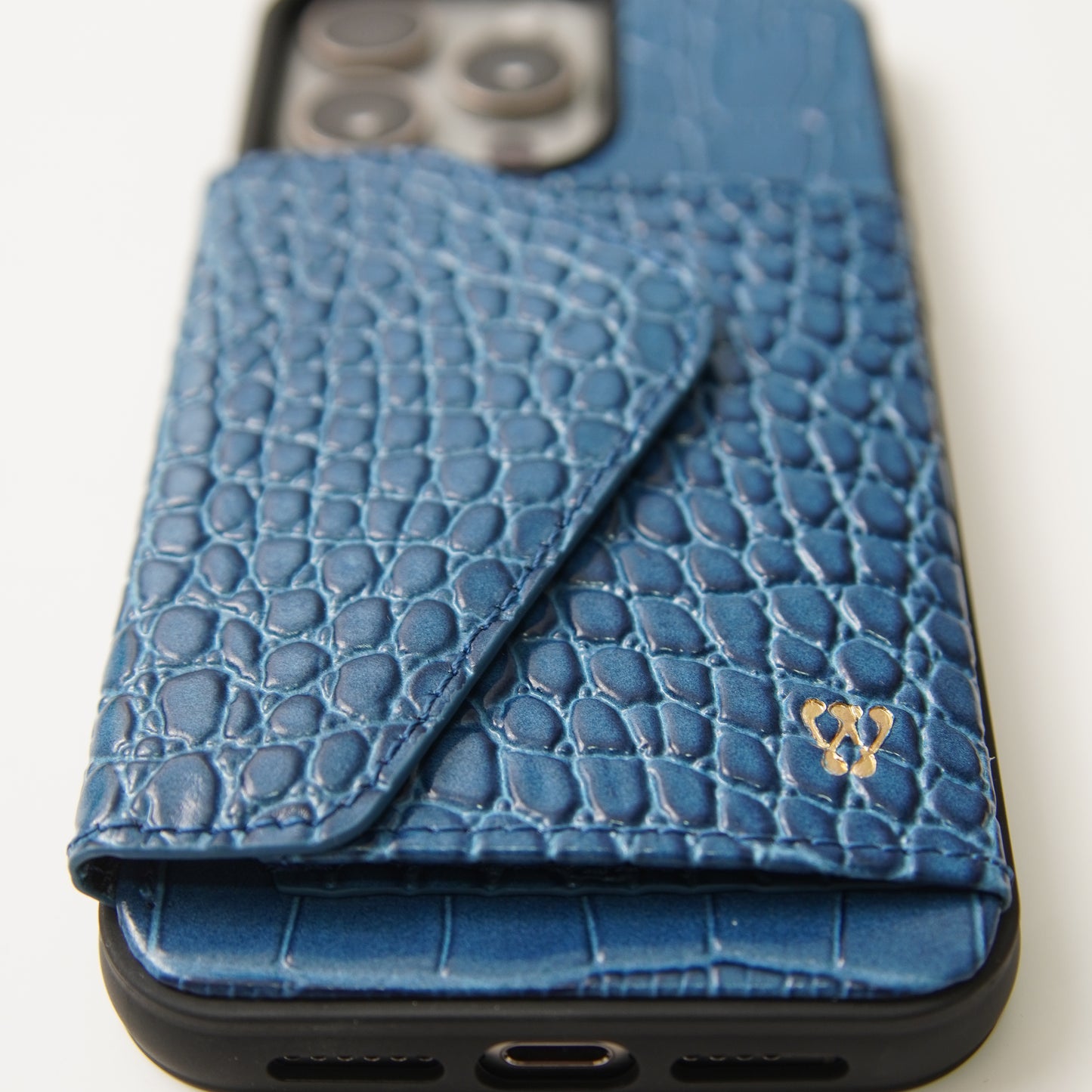 No Strap Croc Blue Case