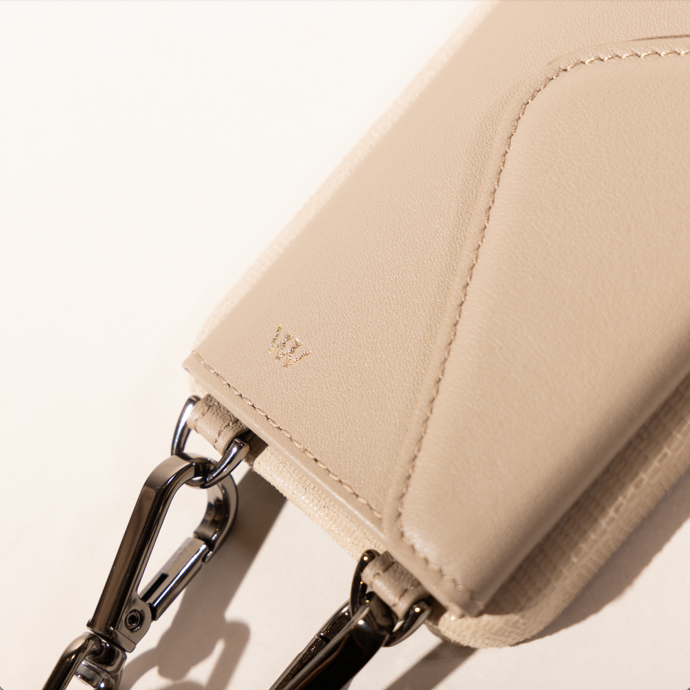 
                  
                    Taupe and Beige Classic Case
                  
                